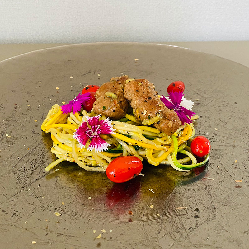 Zoodles con “pollo” SoMeat